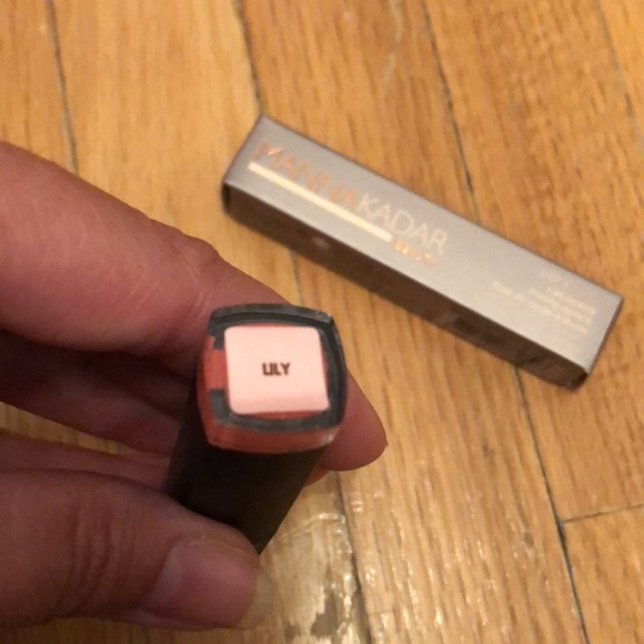 Lipstick - Picture 4 of 4